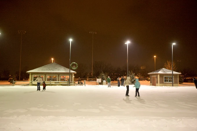 Orland Park Ice Skating Rink (Winter Wonderland Ice Rink)