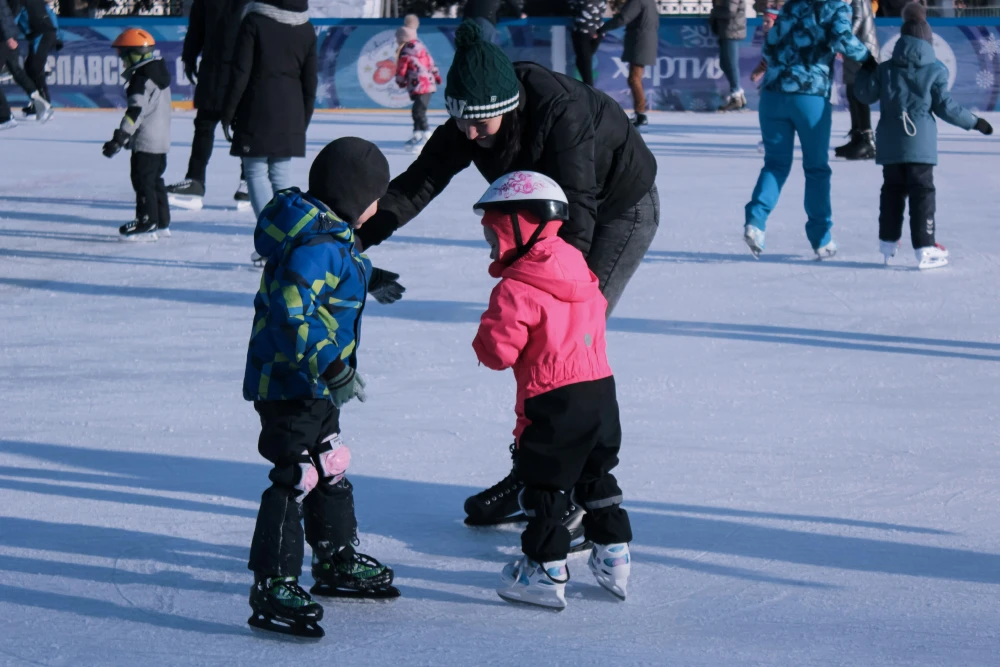Happy Nova Ice Skating students on the rink